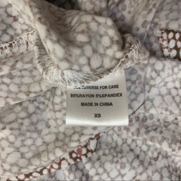 Happening in the present Top - Picture 3 of 5